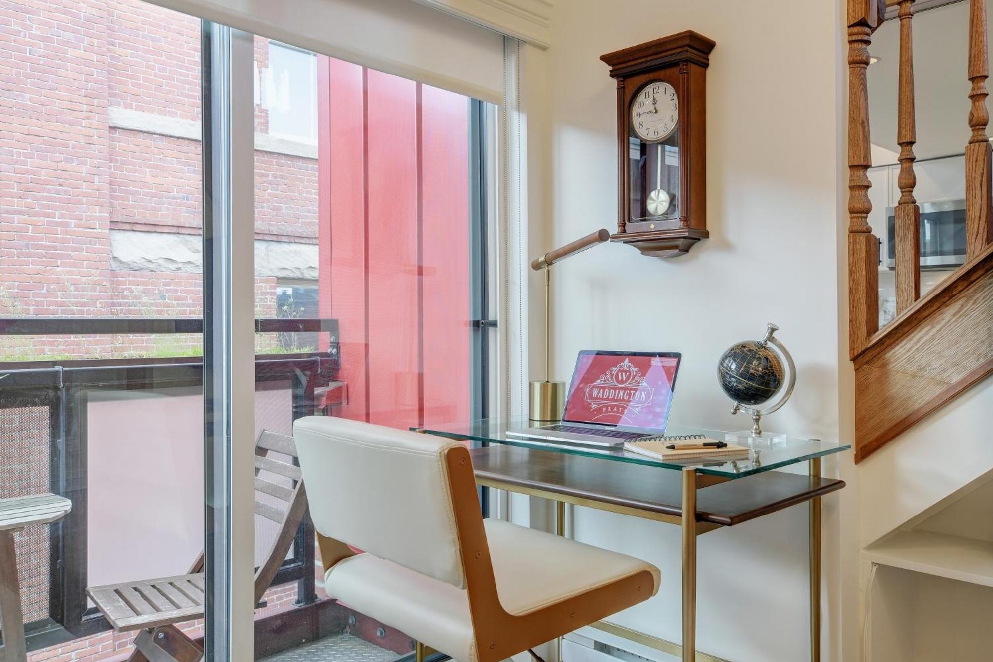 Victoria'S Parliamentary Suite With Private Rooftop Patio & Harbour View Esterno foto