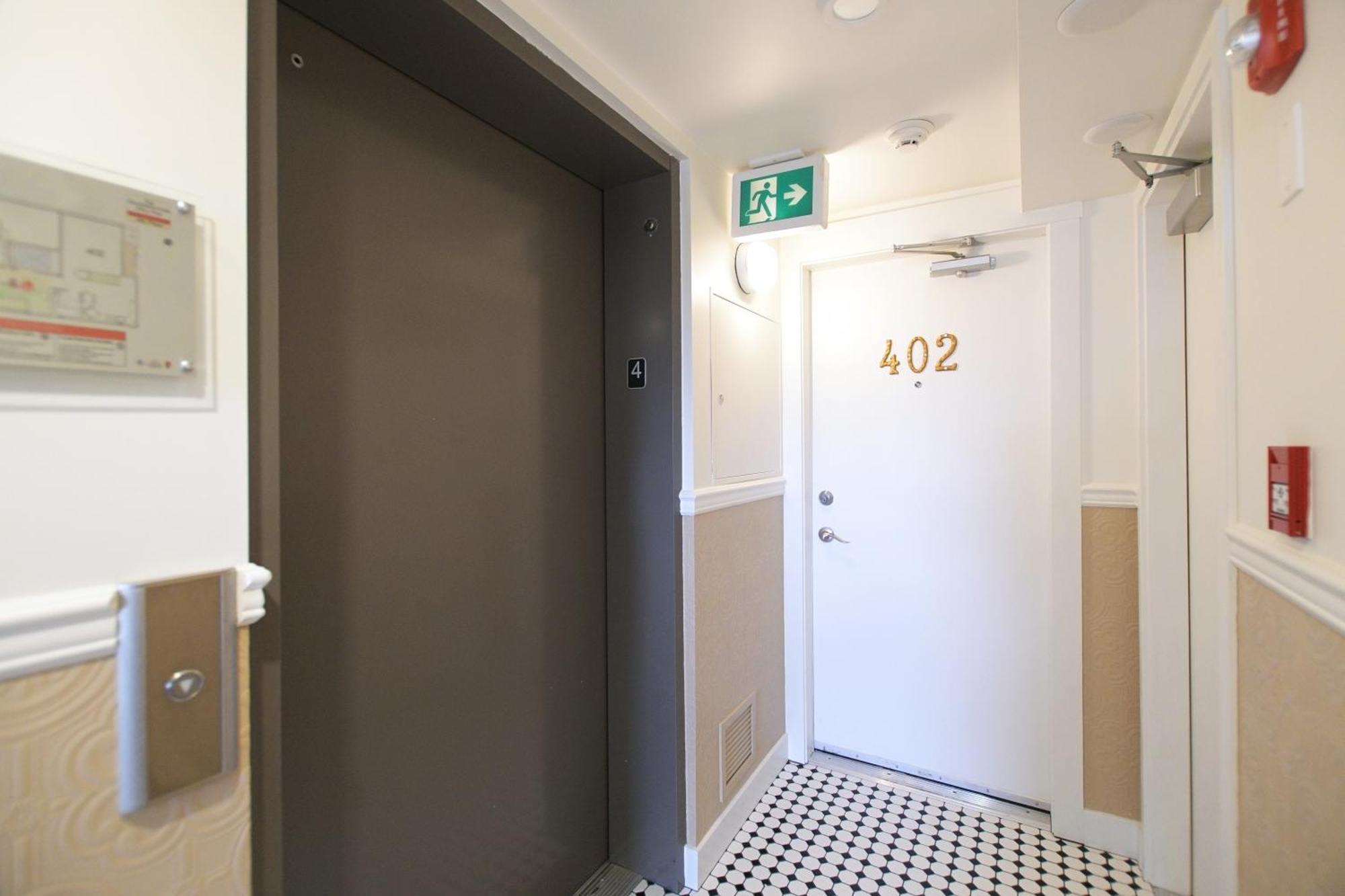 Victoria'S Parliamentary Suite With Private Rooftop Patio & Harbour View Esterno foto