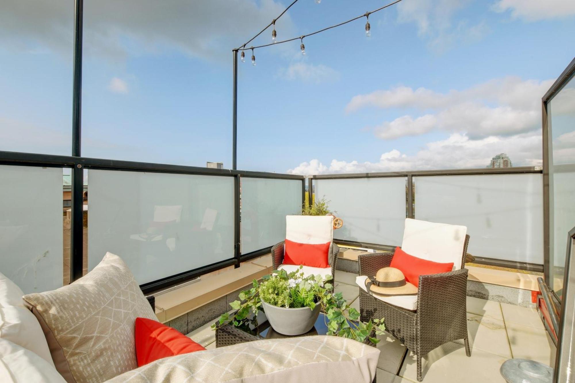 Victoria'S Parliamentary Suite With Private Rooftop Patio & Harbour View Esterno foto
