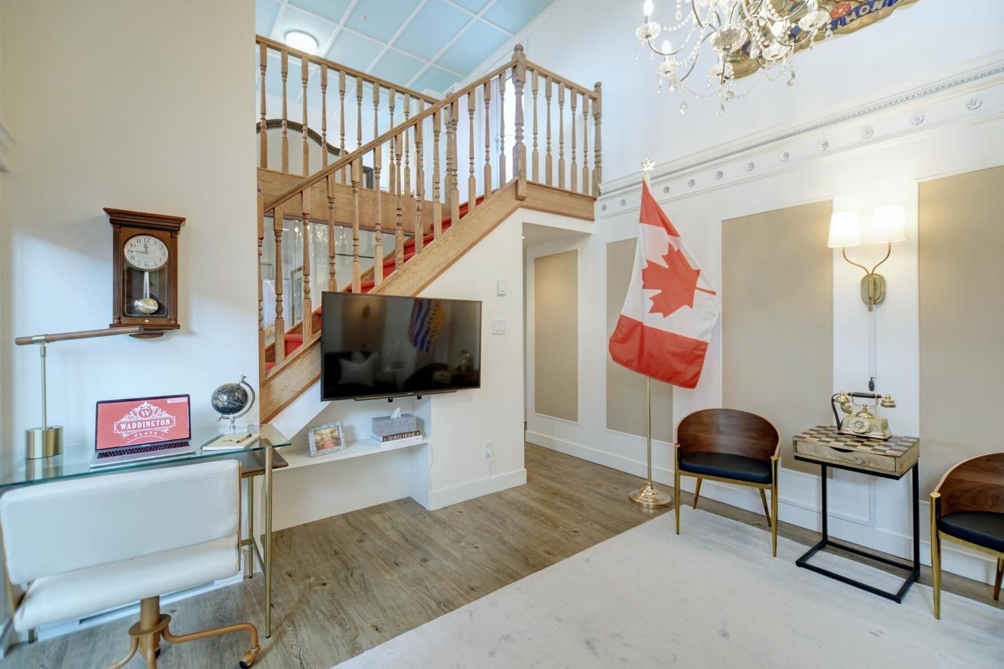 Victoria'S Parliamentary Suite With Private Rooftop Patio & Harbour View Esterno foto