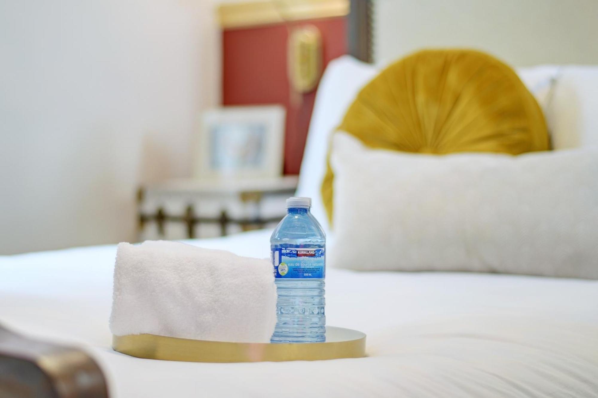 Victoria'S Parliamentary Suite With Private Rooftop Patio & Harbour View Esterno foto